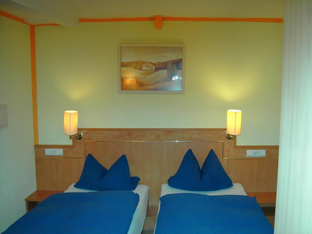 Hotel Hessisches Haus Rossdorf  Esterno foto