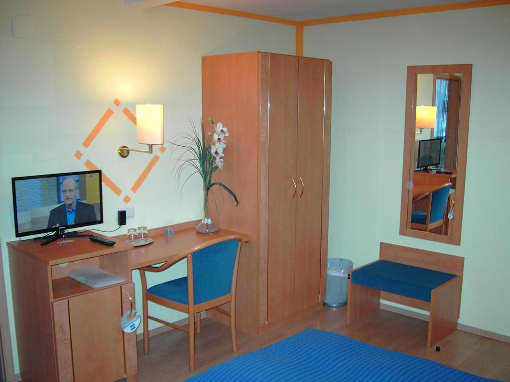 Hotel Hessisches Haus Rossdorf  Esterno foto