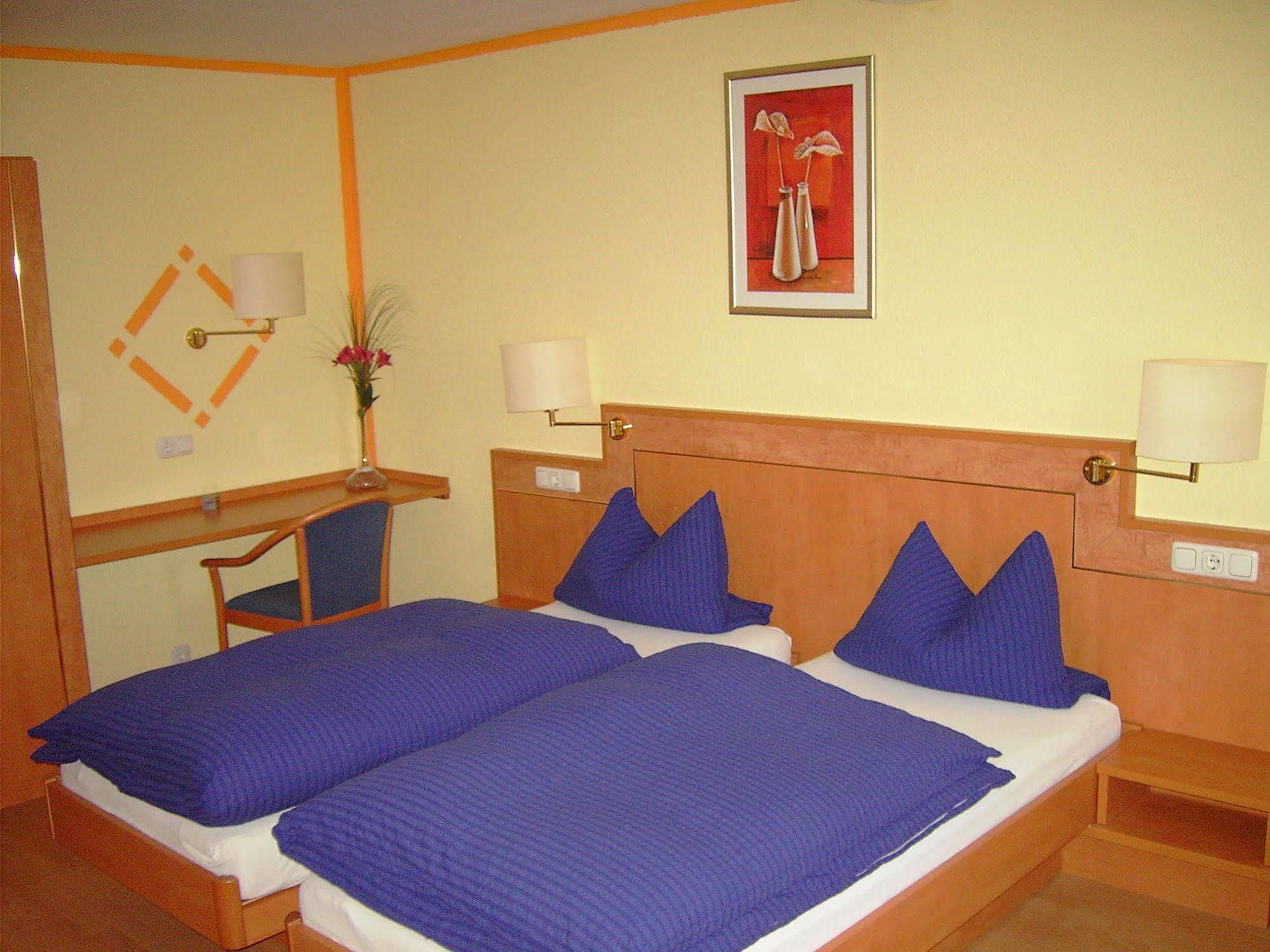 Hotel Hessisches Haus Rossdorf  Esterno foto