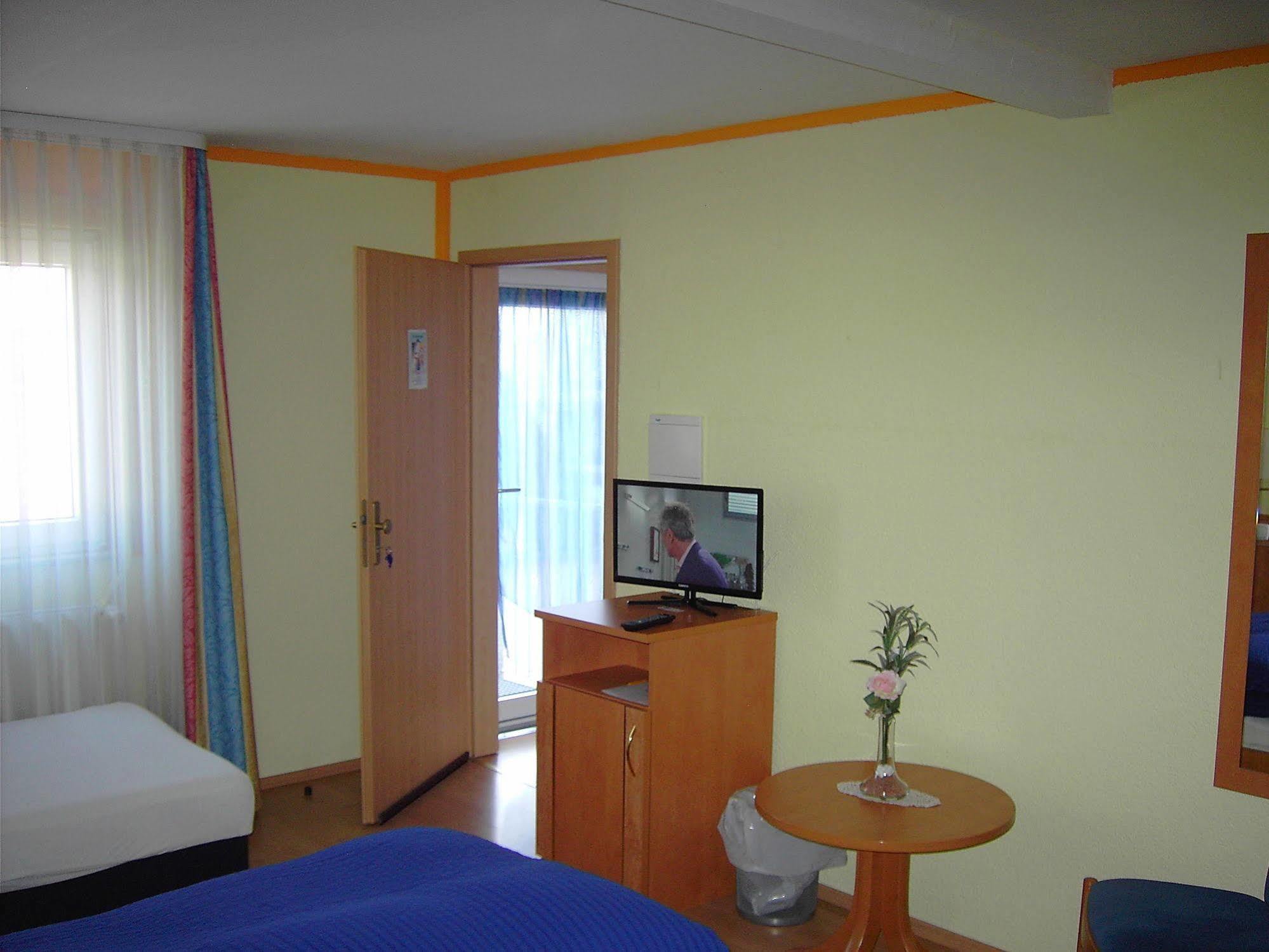Hotel Hessisches Haus Rossdorf  Esterno foto