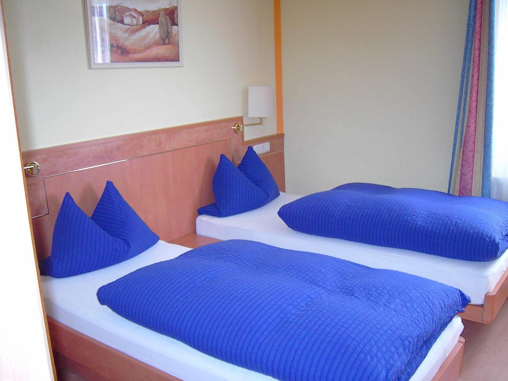 Hotel Hessisches Haus Rossdorf  Esterno foto
