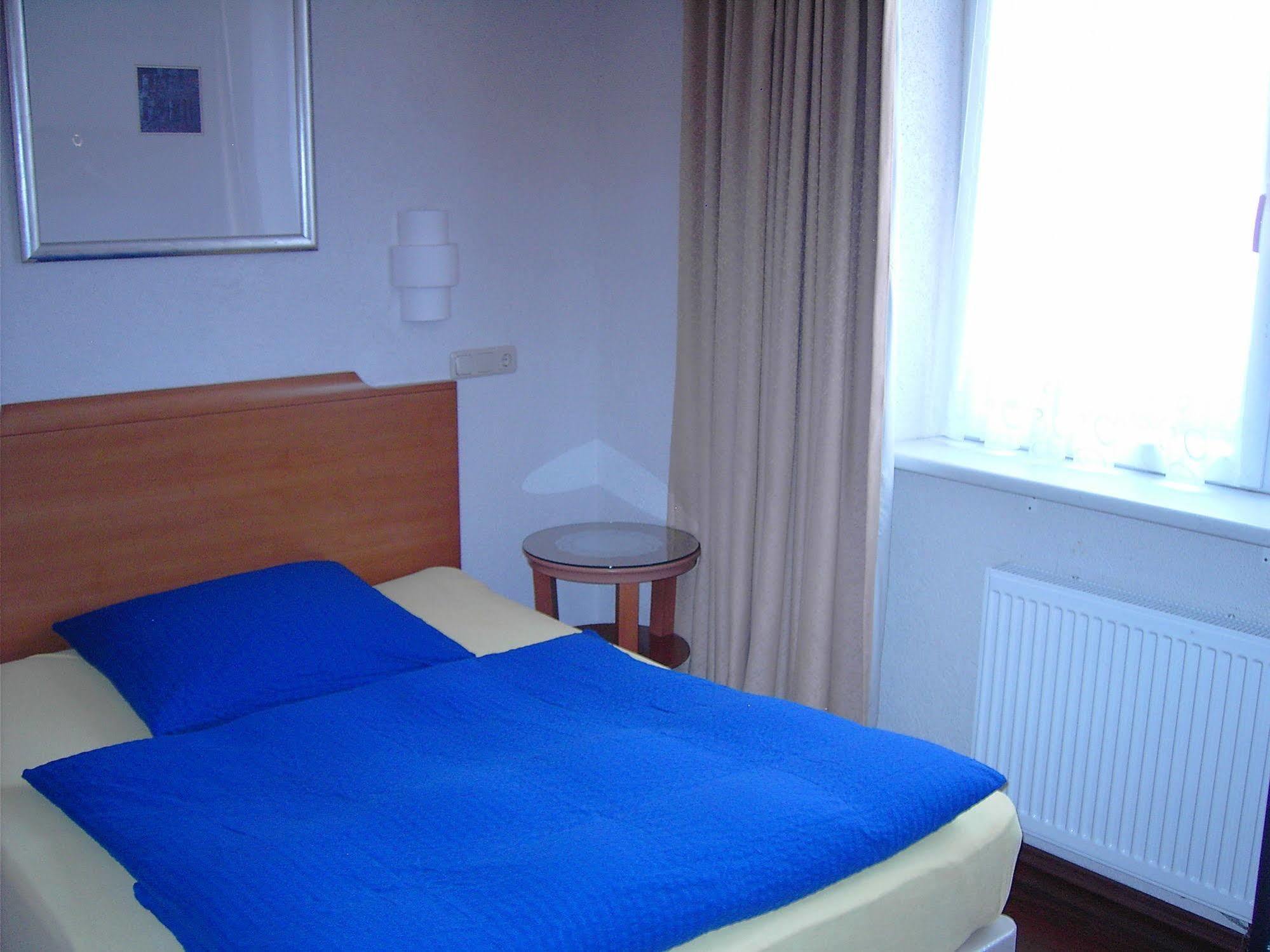 Hotel Hessisches Haus Rossdorf  Esterno foto
